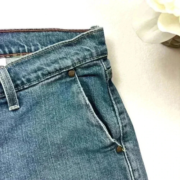 Vintage Levi’s Y2K Double Button Flap Pocket Cuffed Bermuda Jean Shorts Size 10 - Picture 10 of 14